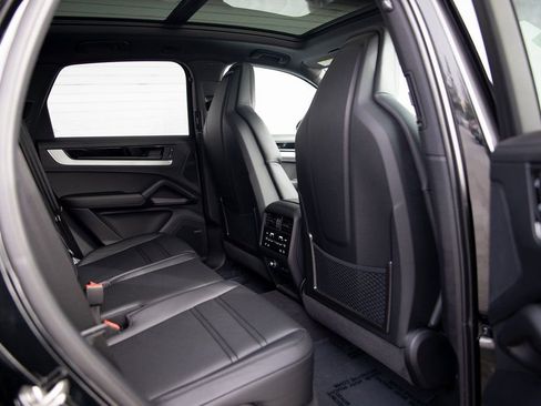 New 2026 Porsche Cayenne S image 23