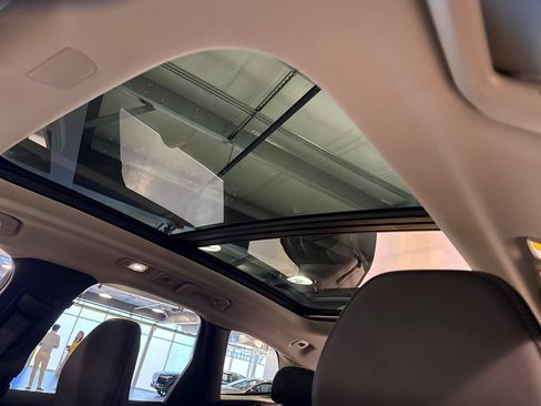 Certified 2023 Volvo XC60 B5 Ultimate w/ Climate Package AWD/4WD image 20