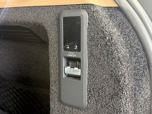 New 2026 Land Rover Range Rover SE AWD/4WD image 18