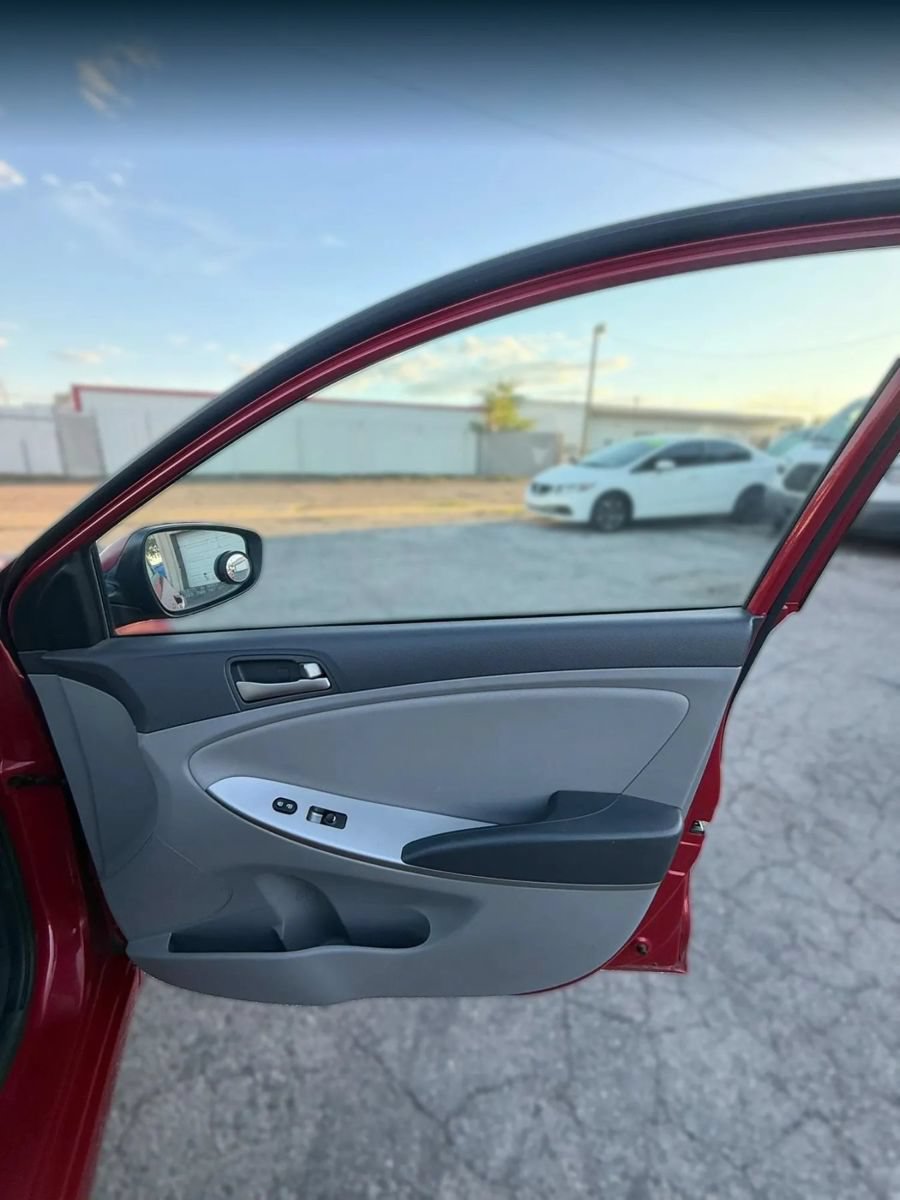 Used 2017 Hyundai Accent SE FWD image 15