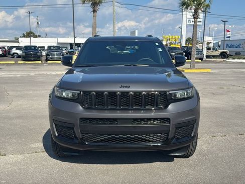 Used 2025 Jeep Grand Cherokee L Altitude AWD/4WD image 9