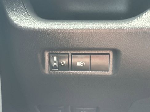 Used 2025 Toyota RAV4 LE AWD/4WD image 32