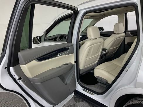Certified 2023 Cadillac XT6 Premium Luxury image 28