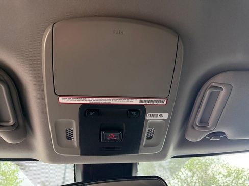 Used 2020 Toyota Camry LE w/ Carpet Mat Package FWD image 31