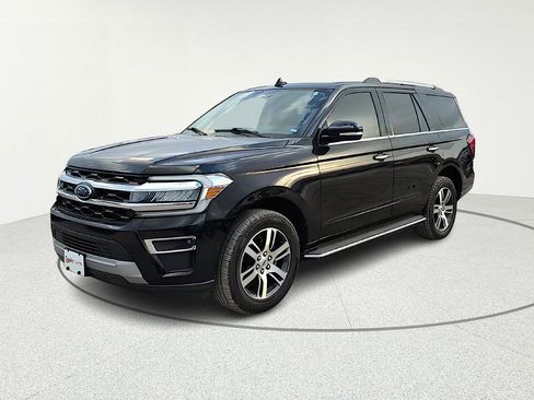 Used 2023 Ford Expedition Limited image 2