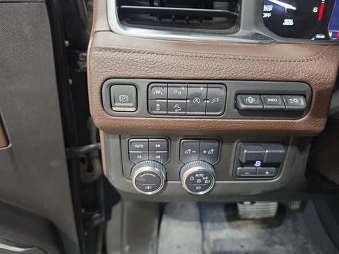 Used 2021 GMC Yukon Denali w/ Denali Ultimate Package AWD/4WD image 14