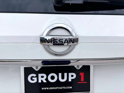 Certified 2017 Nissan Rogue SV w/ SV Premium Package FWD image 30
