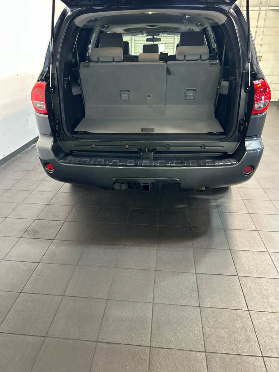 Used 2015 Toyota Sequoia SR5 AWD/4WD image 28