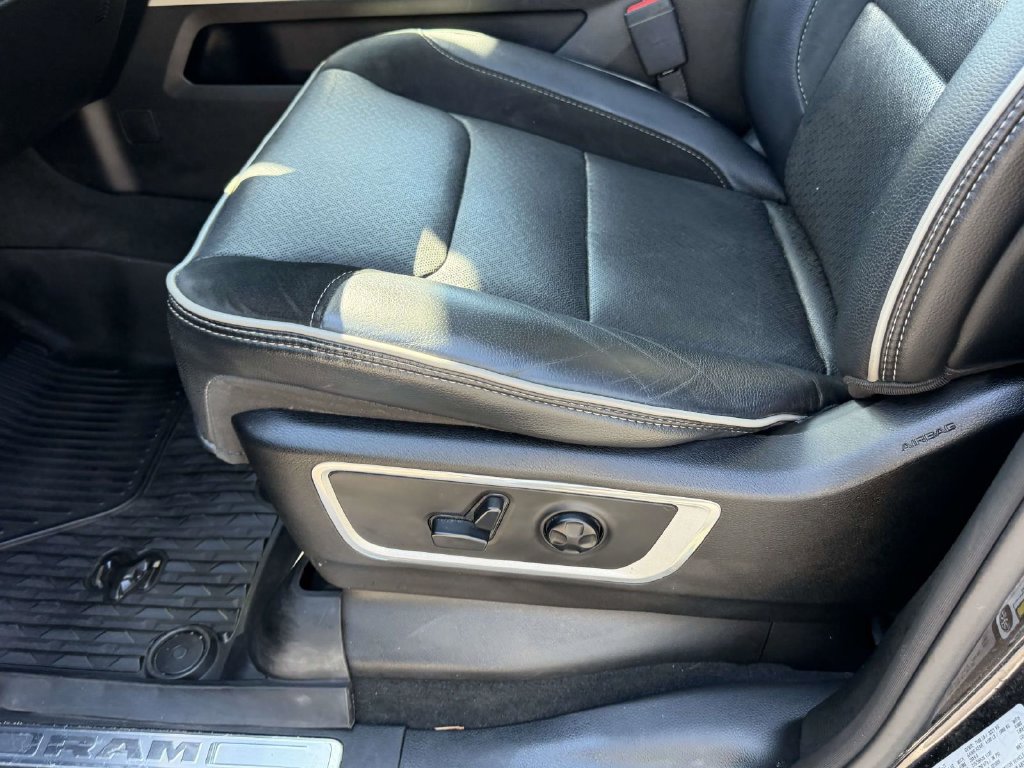 Used 2021 RAM 1500 Laramie AWD/4WD image 17