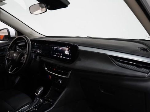 Used 2025 Buick Encore GX Preferred FWD image 18