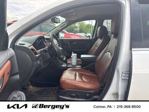 Used 2017 Chevrolet Traverse LT AWD/4WD image 8