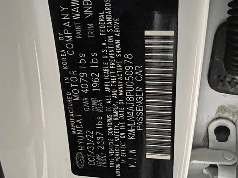 Used 2023 Hyundai Elantra Limited image 41