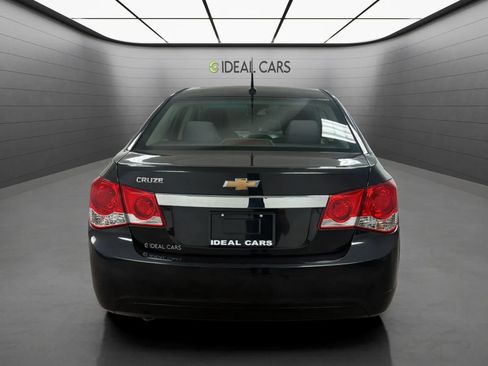 Used 2013 Chevrolet Cruze LS FWD image 6