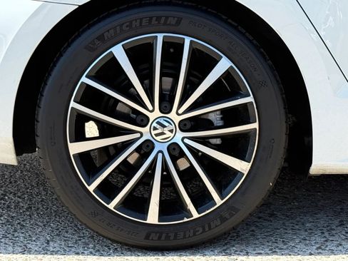 Used 2016 Volkswagen Jetta Sport FWD image 26