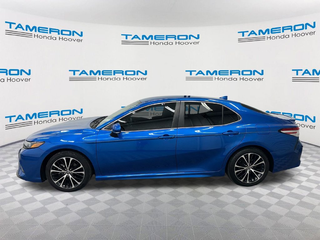 Used 2020 Toyota Camry SE w/ Convenience Package FWD image 2