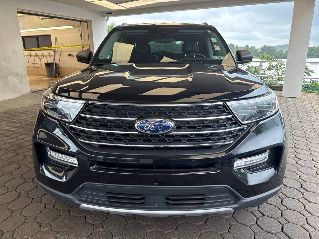 Certified 2023 Ford Explorer XLT w/ Equipment Group 202A AWD/4WD image 2