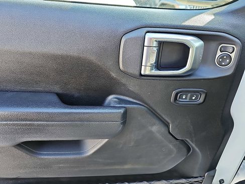 Used 2022 Jeep Wrangler Unlimited Sport image 12