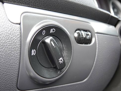 Used 2007 Volkswagen GTI 4-Door FWD image 86