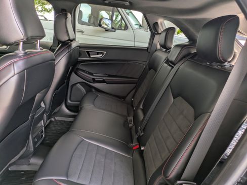 Certified 2024 Ford Edge ST-Line AWD/4WD image 15
