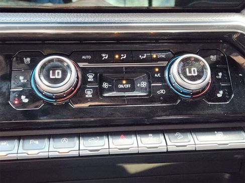 Used 2023 GMC Sierra 1500 Denali w/ Denali Reserve Package image 19