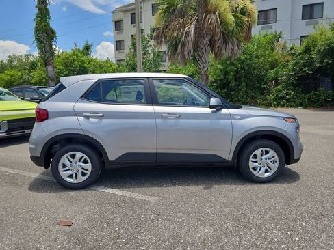 New 2026 Hyundai Venue SE FWD image 8