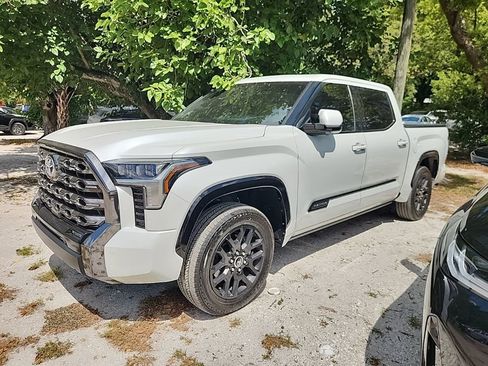 Used 2023 Toyota Tundra Platinum AWD/4WD image 1