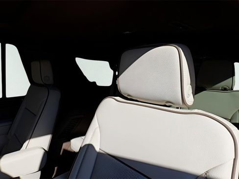 New 2026 GMC Yukon Denali w/ Sun & Power Step Package image 24