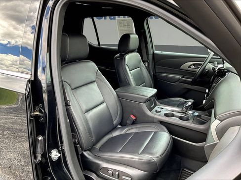 Used 2023 Chevrolet Traverse LT w/ LT Premium Package AWD/4WD image 33