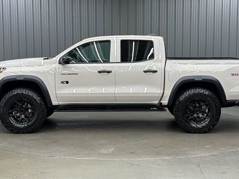 Used 2026 Chevrolet Colorado Trail Boss AWD/4WD image 2