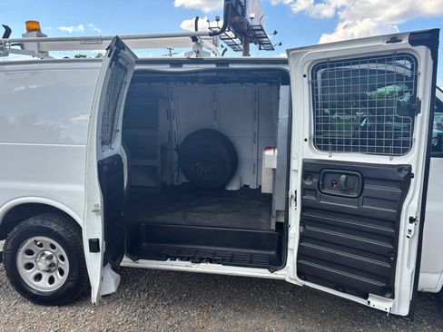 Used 2013 Chevrolet Express 1500 RWD image 15