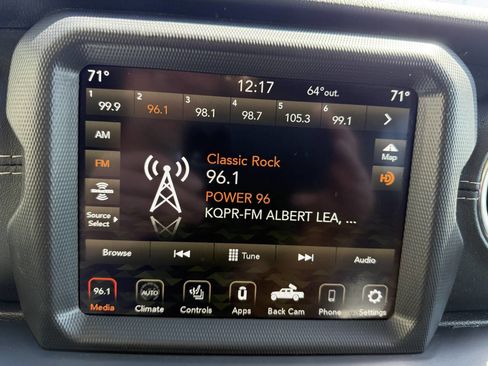 Used 2020 Jeep Gladiator Overland w/ Uconnect 4C Nav & Sound Group image 17