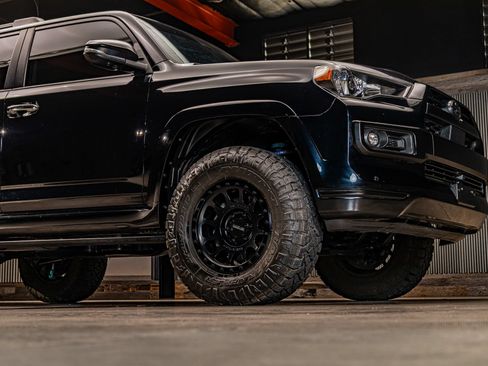 Used 2023 Toyota 4Runner Limited AWD/4WD image 15