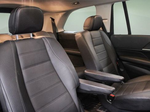 Used 2023 Mercedes-Benz GLS 450 4MATIC image 28