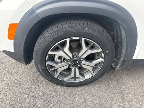 Used 2021 Kia Seltos EX AWD/4WD image 6
