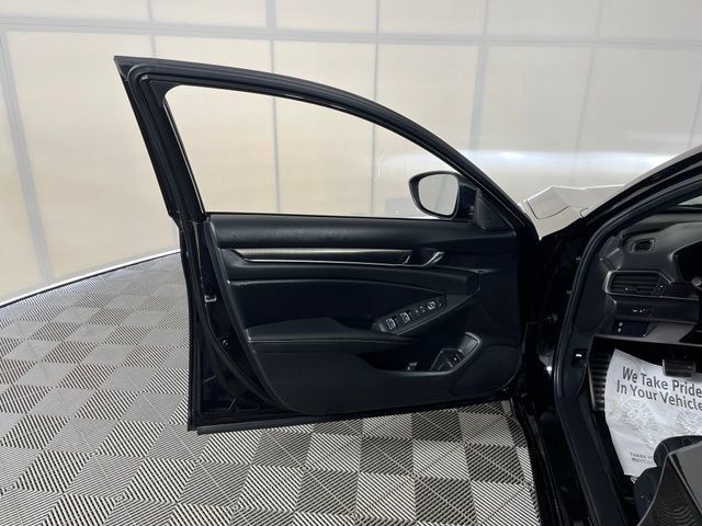 Used 2021 Honda Accord Sport image 9