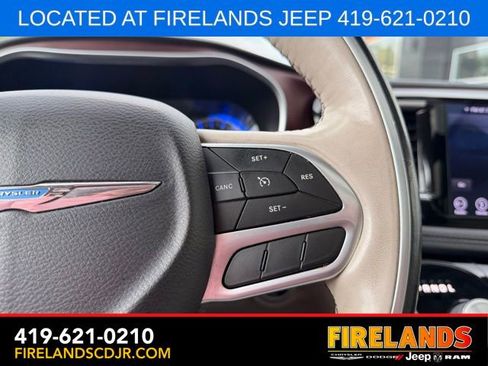 Used 2019 Chrysler Pacifica Limited FWD image 27