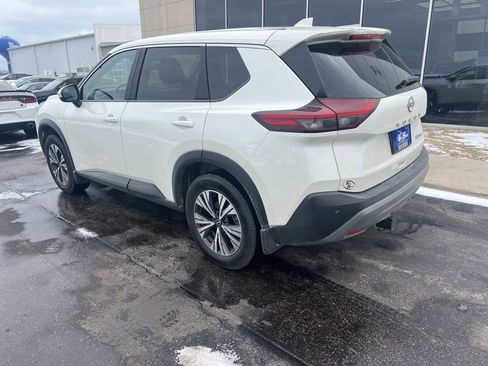 Used 2023 Nissan Rogue SV image 8