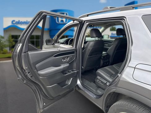 Used 2025 Honda Pilot Touring image 28