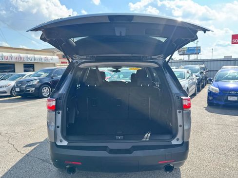 Used 2018 Chevrolet Traverse LS FWD image 10