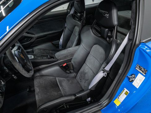 Used 2018 Porsche 911 GT2 RS RWD image 24