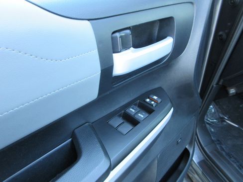 Used 2019 Toyota Tundra Limited w/ Limited Premium Package image 30