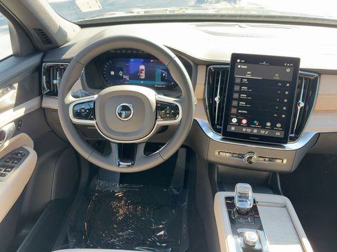 Used 2026 Volvo XC90 B6 Plus w/ Protection Package image 28