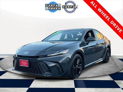 Certified 2025 Toyota Camry SE image 2