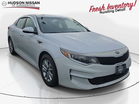 Used 2018 Kia Optima LX FWD image 1