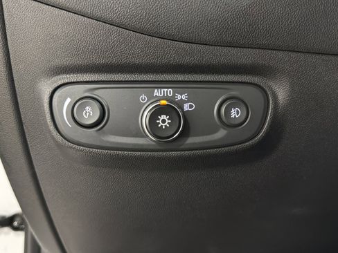 Used 2022 Chevrolet Equinox Premier image 19