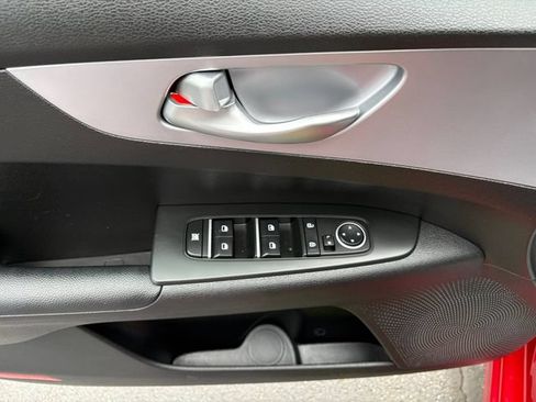 Certified 2023 Kia Forte LXS w/ LXS Technology Package FWD image 18