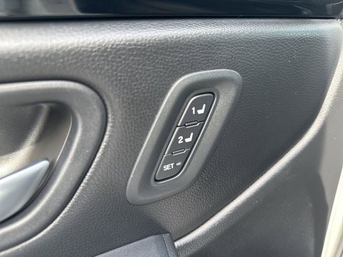 Used 2025 Honda Pilot EX-L image 15