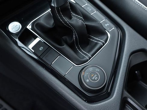 New 2025 Volkswagen Taos SEL image 25