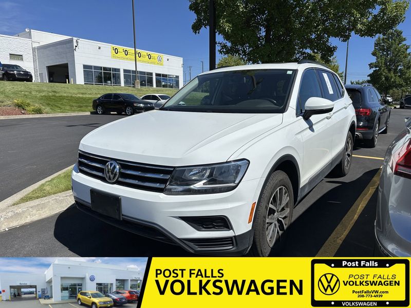 Used 2018 Volkswagen Tiguan SE w/ Panoramic Sunroof Package image 1