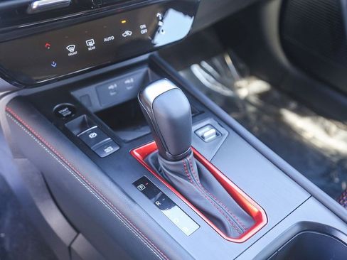 New 2026 Nissan Kicks SR FWD image 33